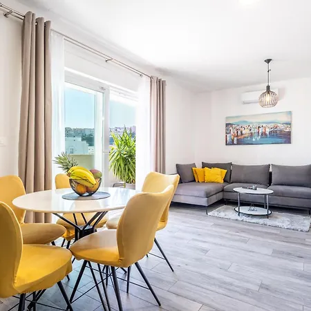 Luxury Penthouse Papic With Jacuzzi & The View Apartment Split Exterior photo