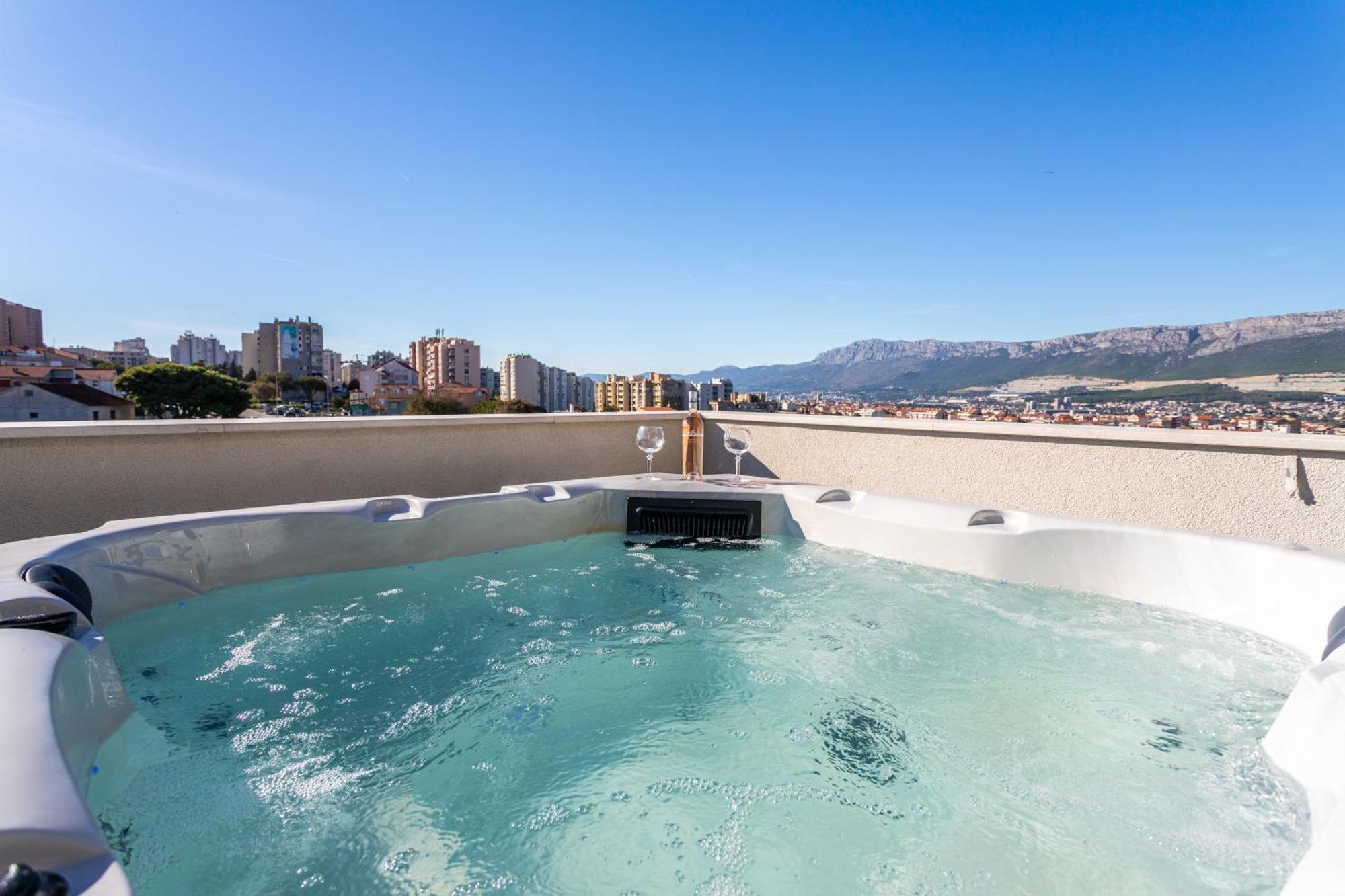Appartement Luxury Penthouse Papic With Jacuzzi & The View
