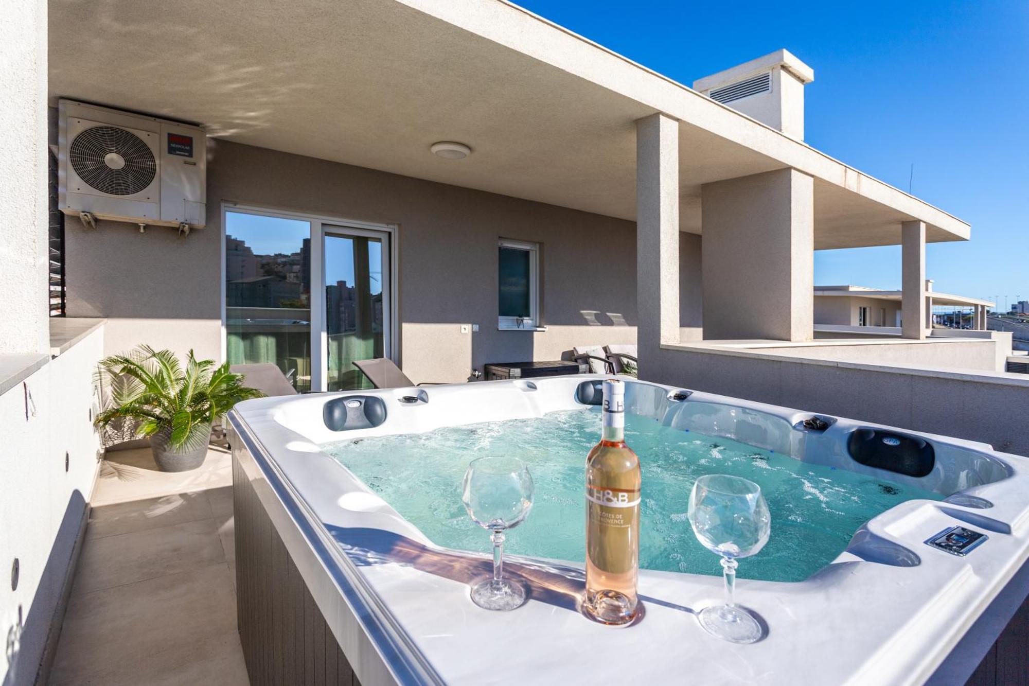 Luxury Penthouse Papic With Jacuzzi & The View Appartement Split