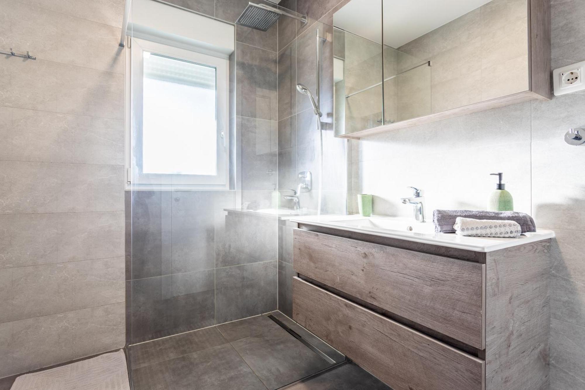 Luxury Penthouse Papic With Jacuzzi & The View Split