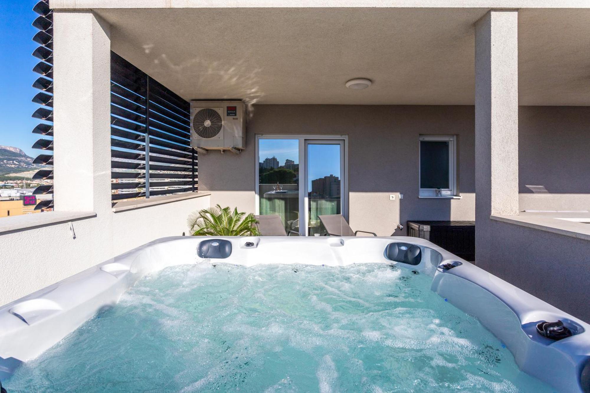 Luxury Penthouse Papic With Jacuzzi & The View Apartment Split